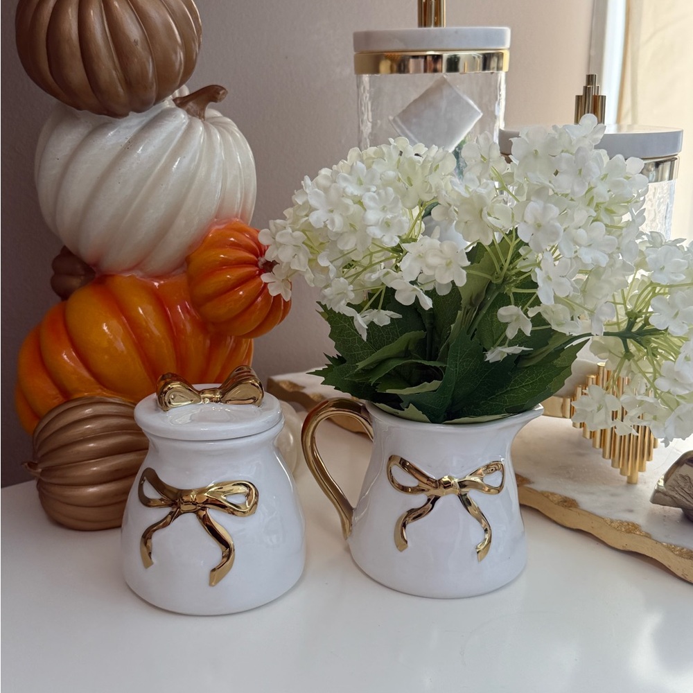 White Ceramic Bow Accent creamer and sugar  Set